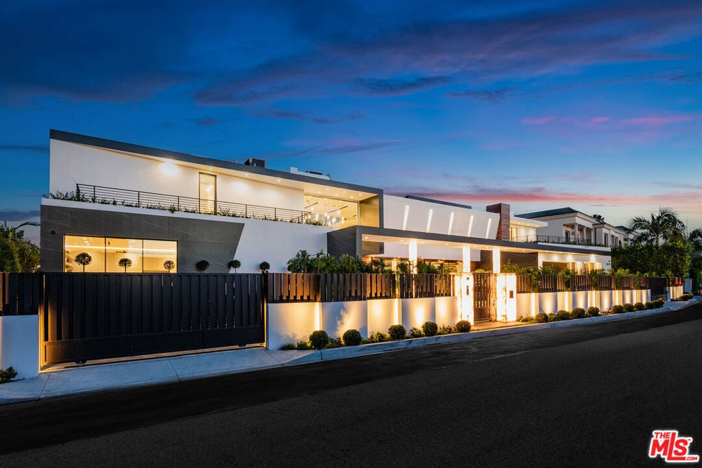 Photo of Listing #26633745