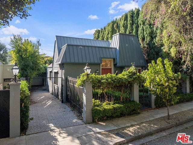 9044 Elevado Street, West Hollywood