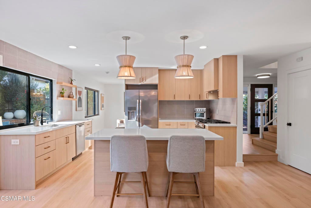 Photo of Listing #226000121