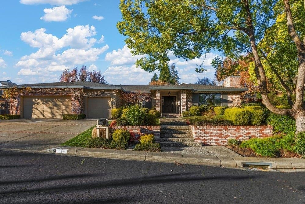 Photo of Listing #41120496