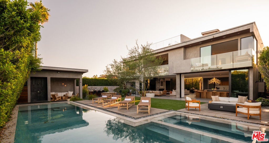 Photo of Listing #26635711