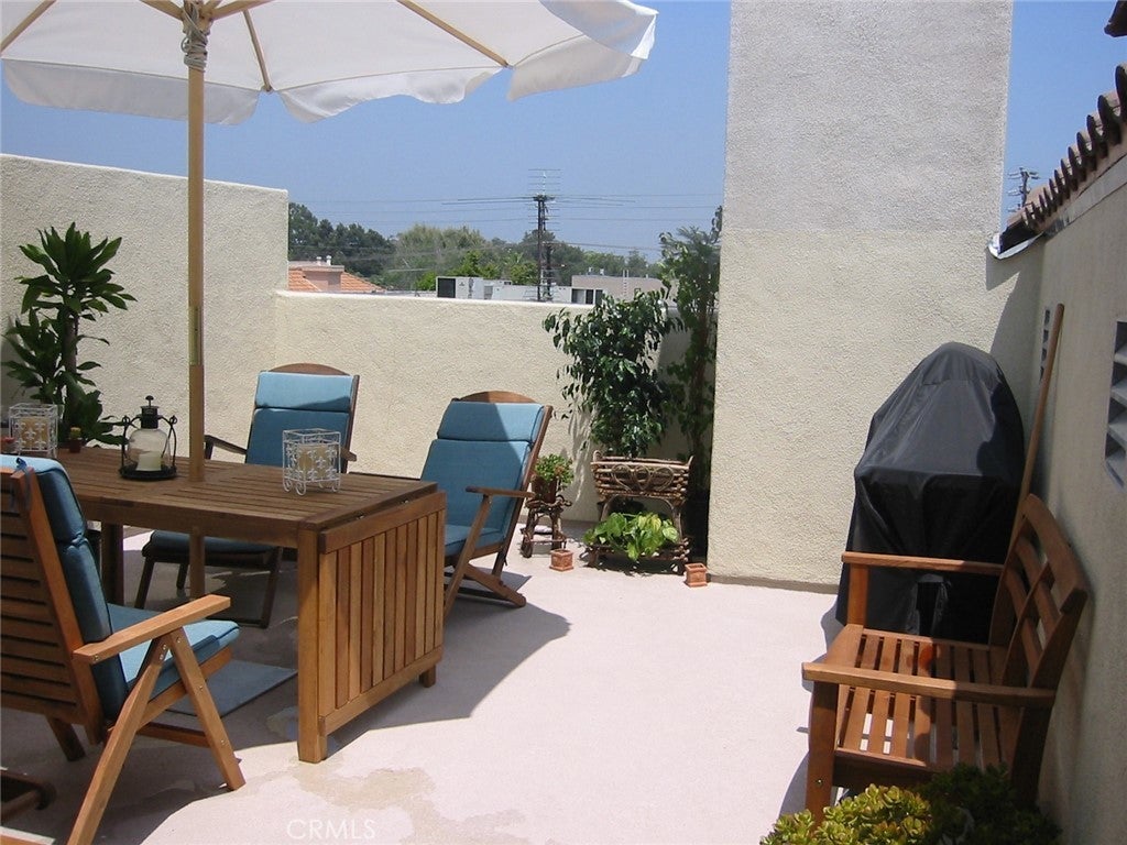 10623 Moorpark Street 1, Toluca Lake