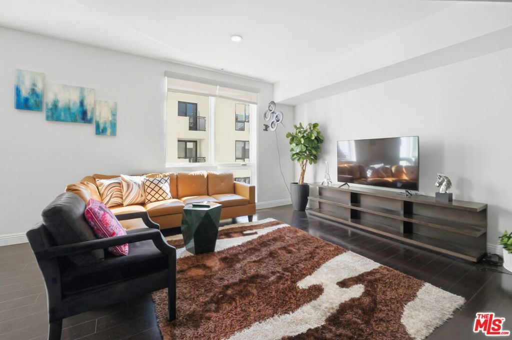 Photo of Listing #26636045