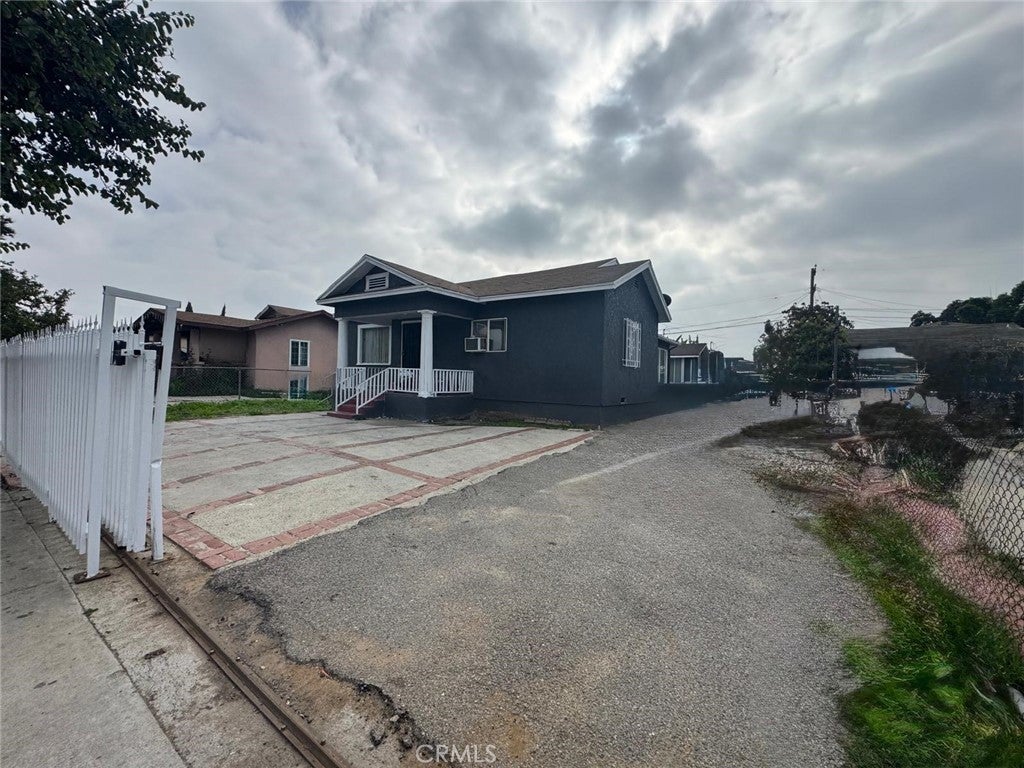 Photo of Listing #IV26006357