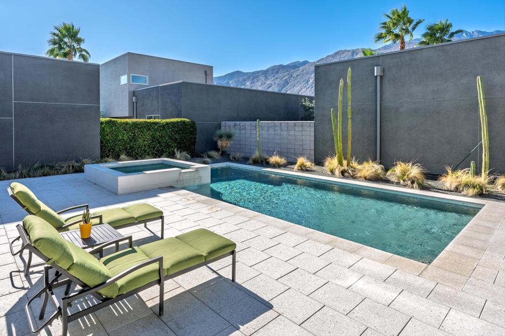 1053 Dane Drive, Palm Springs