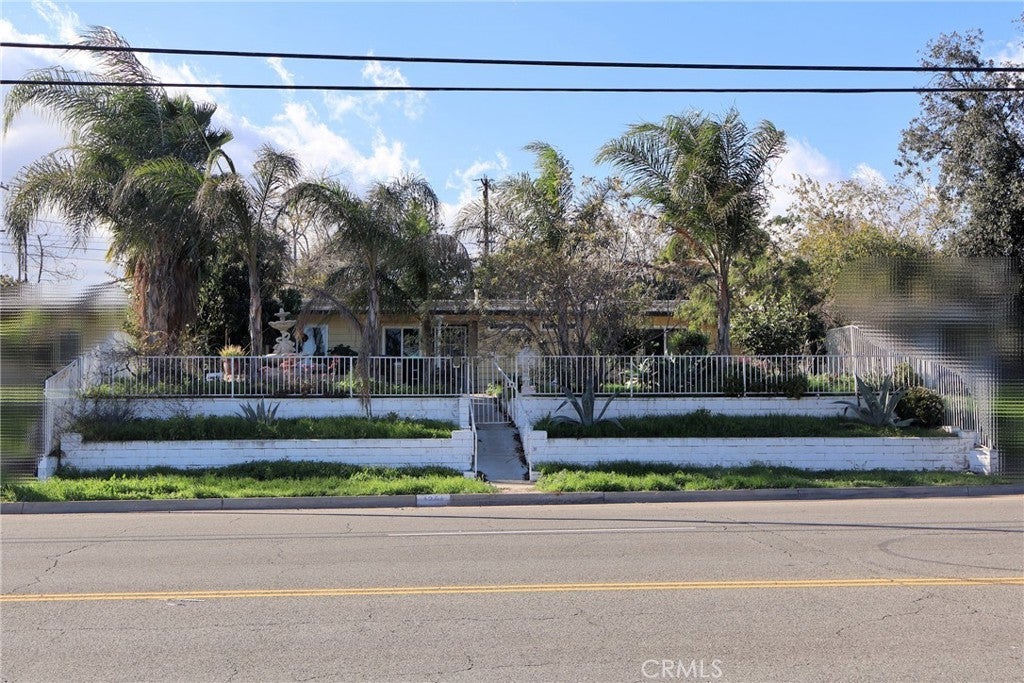 Photo of Listing #DW26006935