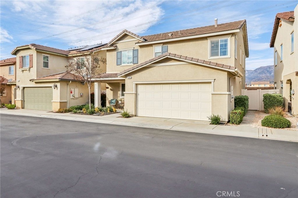 1440 Chinaberry, Beaumont