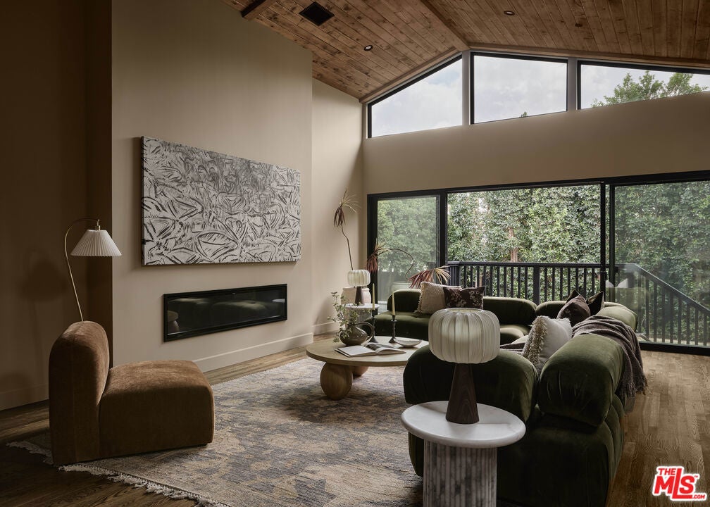 Photo of Listing #26636341