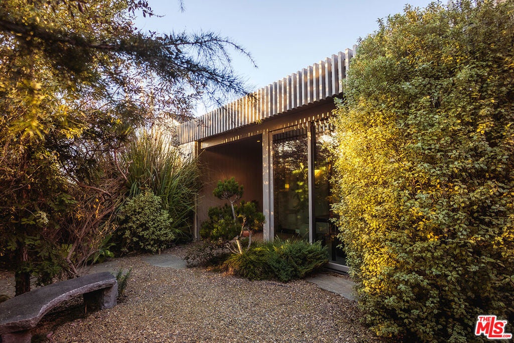 Photo of Listing #26633147