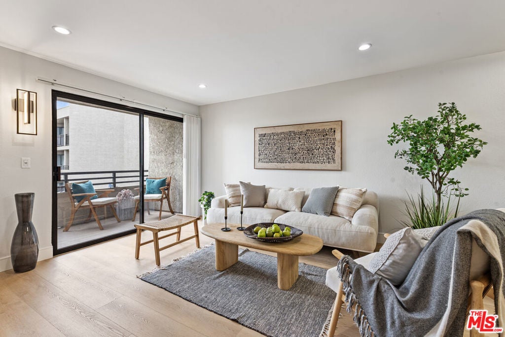 Photo of Listing #25631549