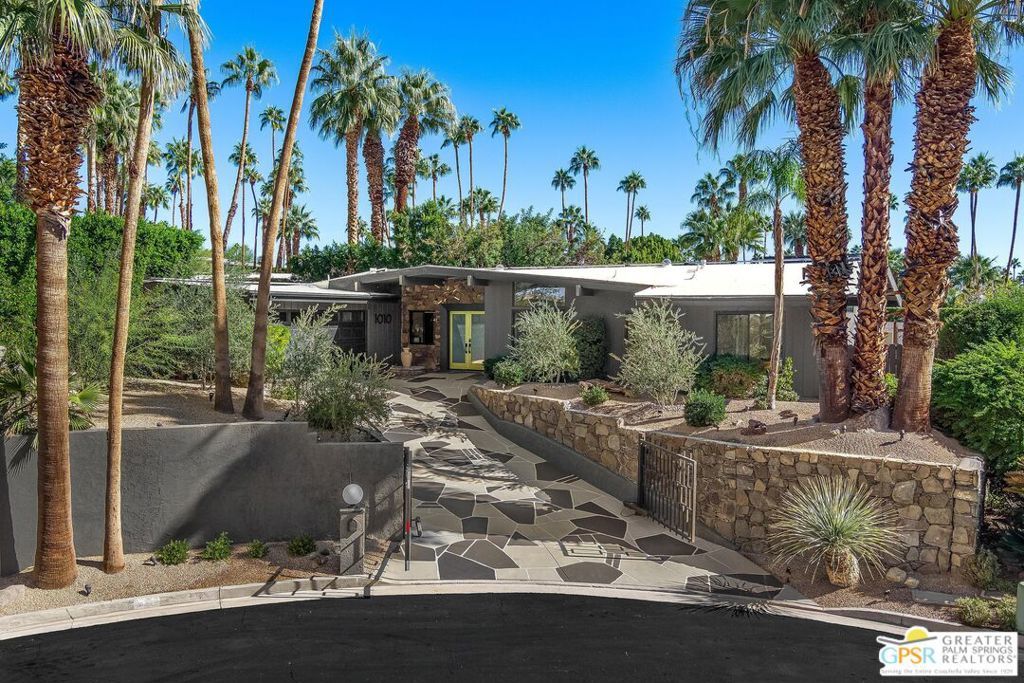 1010 W Friar Court, Palm Springs
