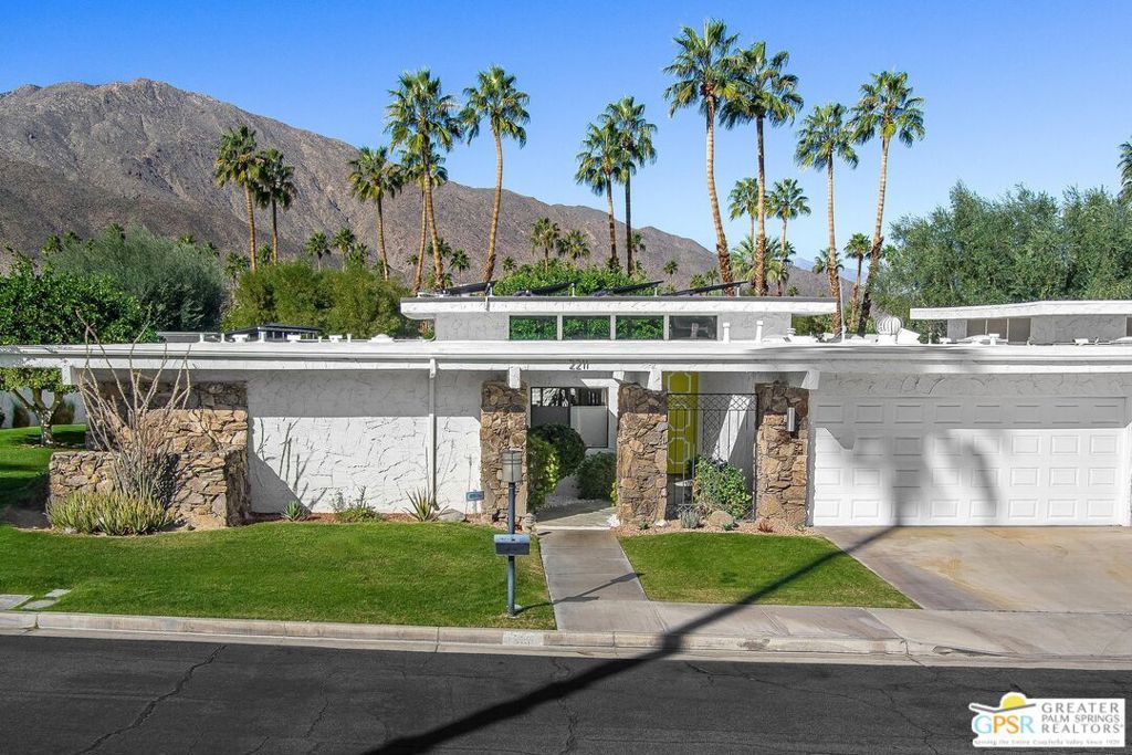 2211 S La Paz Way, Palm Springs