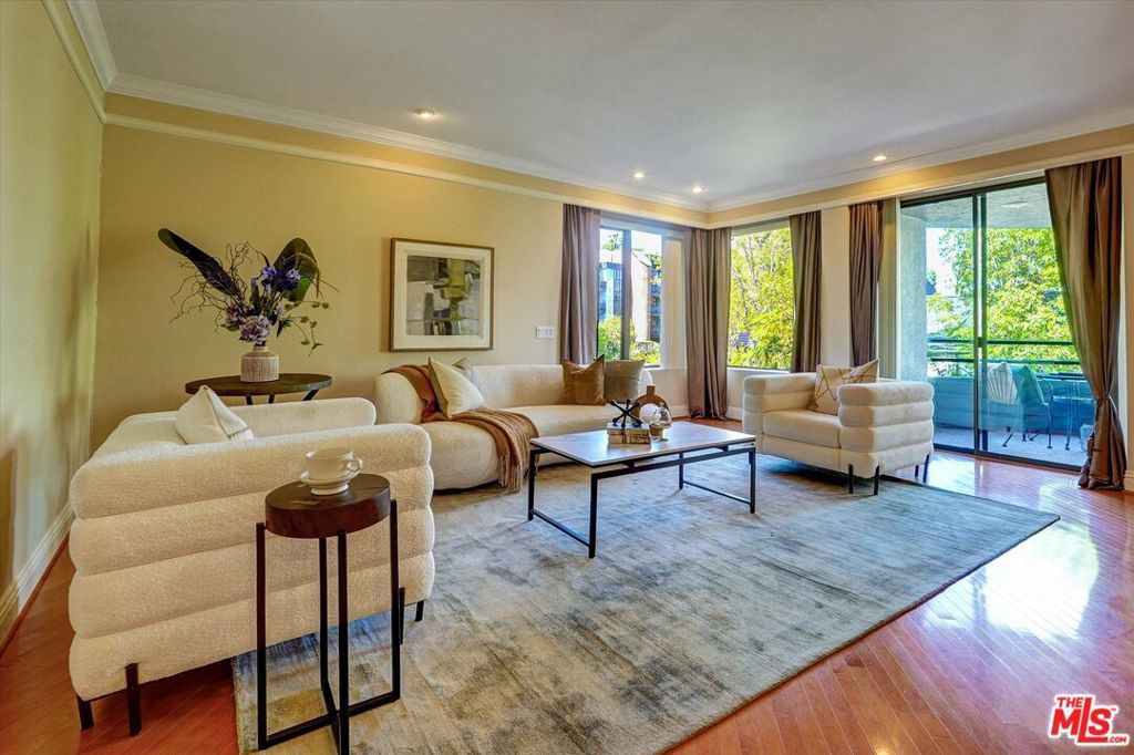 Photo of Listing #26633045