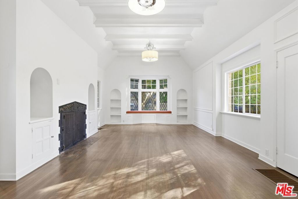 Photo of Listing #26636329