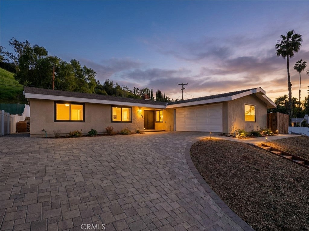 Photo of Listing #DW26007915