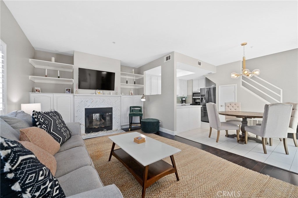 Photo of Listing #OC25063638