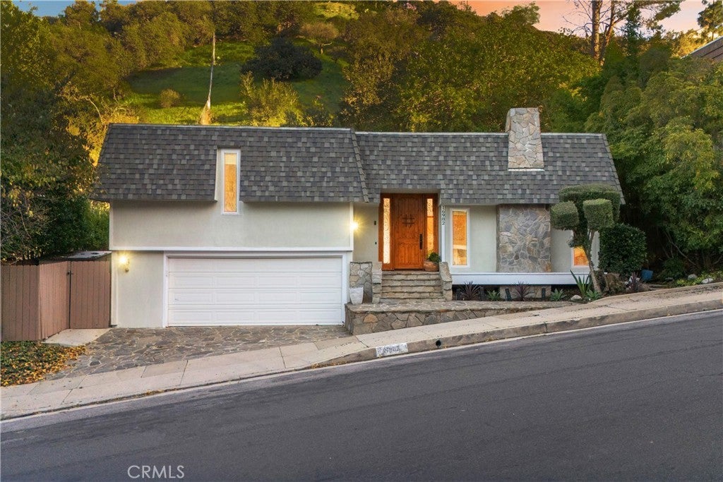 Photo of Listing #SR25281979