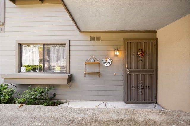 11 Palos # 55, Irvine.