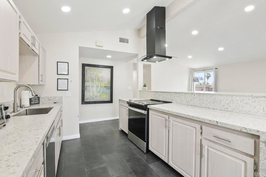 Photo of Listing #PTP2600336