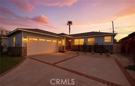 2915 129th Place, Gardena.