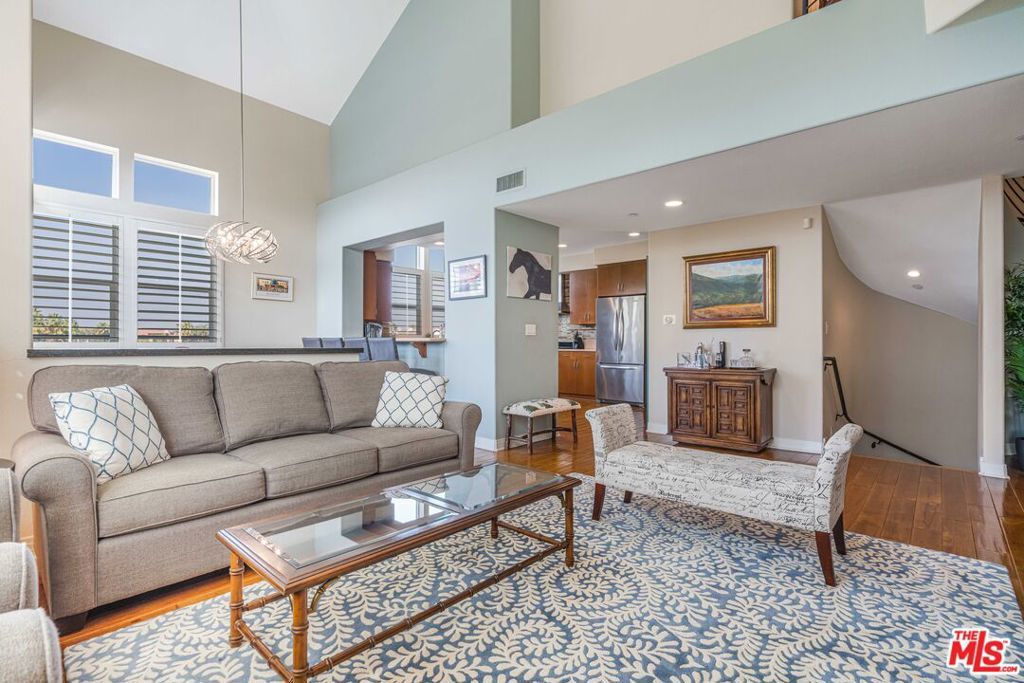 Photo of Listing #26636691