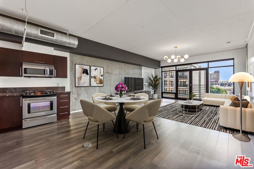 Photo of Listing #26637359