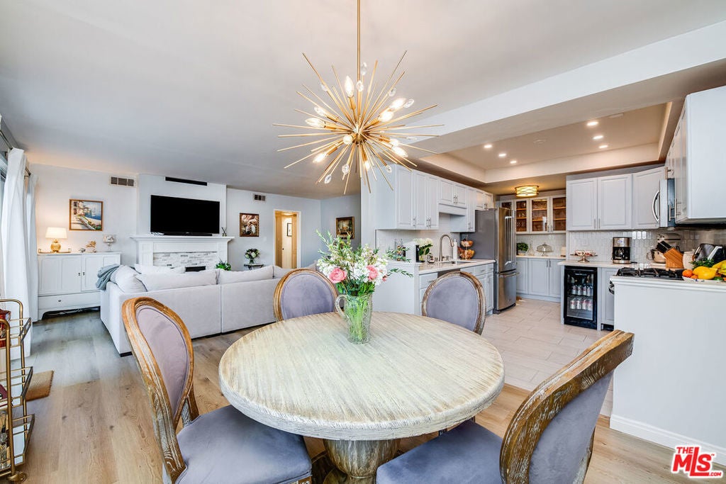 10707 Camarillo Street 108, Toluca Lake