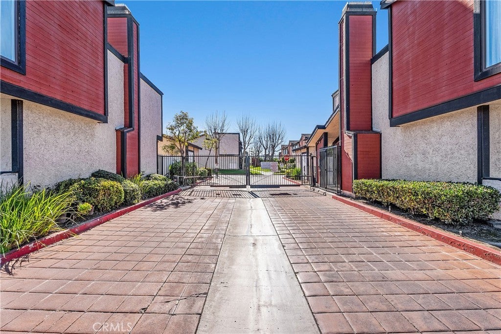 Photo of Listing #PW26008347