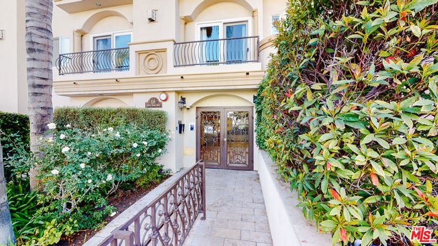 118 S Clark Drive # 105, West Hollywood