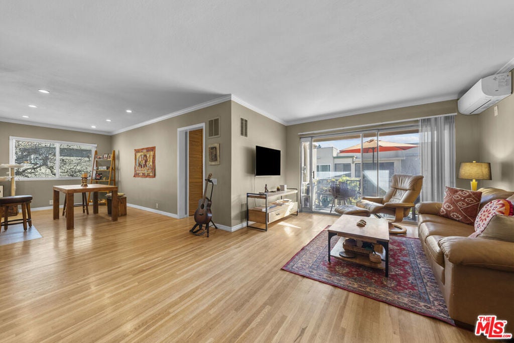 Photo of Listing #26637343