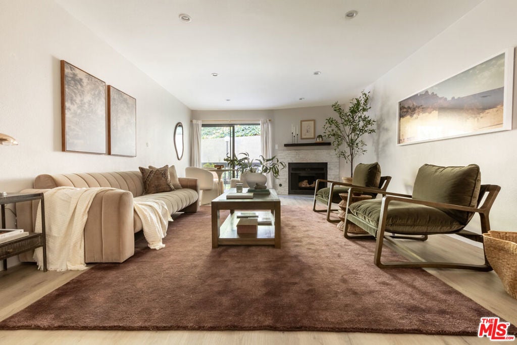 Photo of Listing #26637665