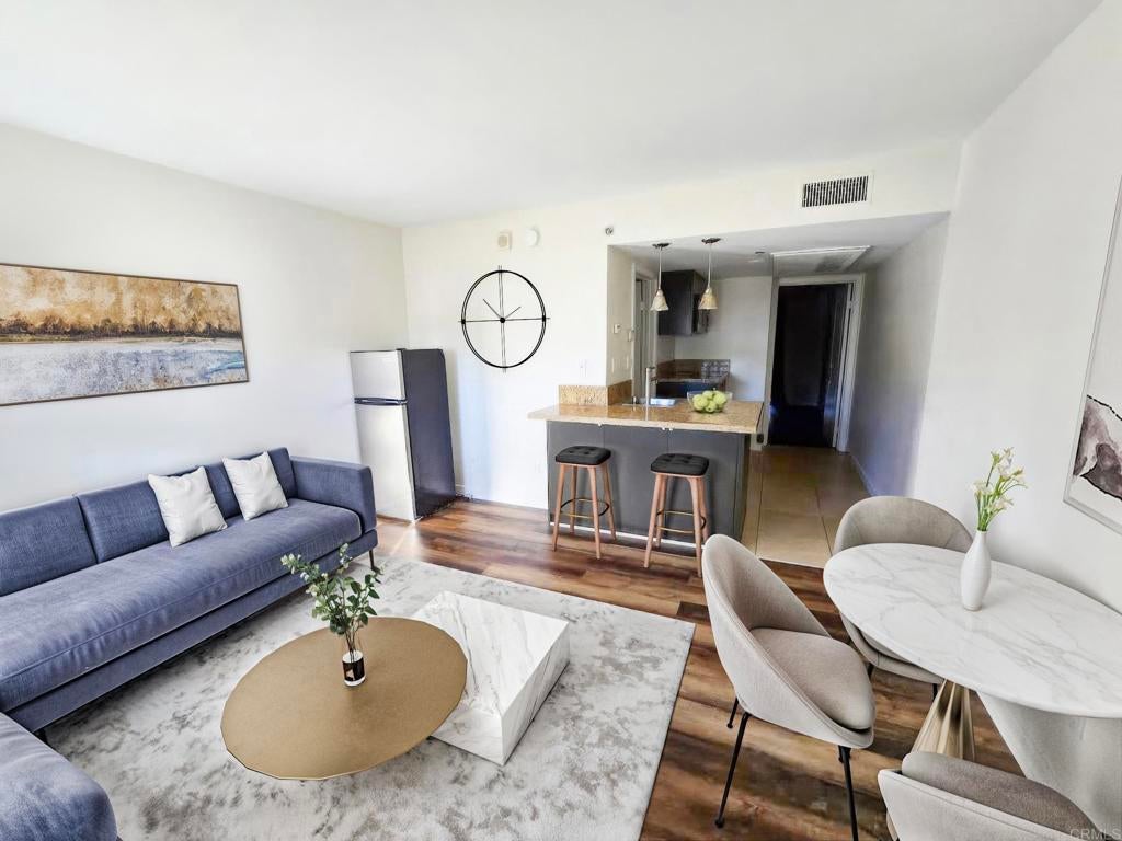 Photo of Listing #PTP2600365