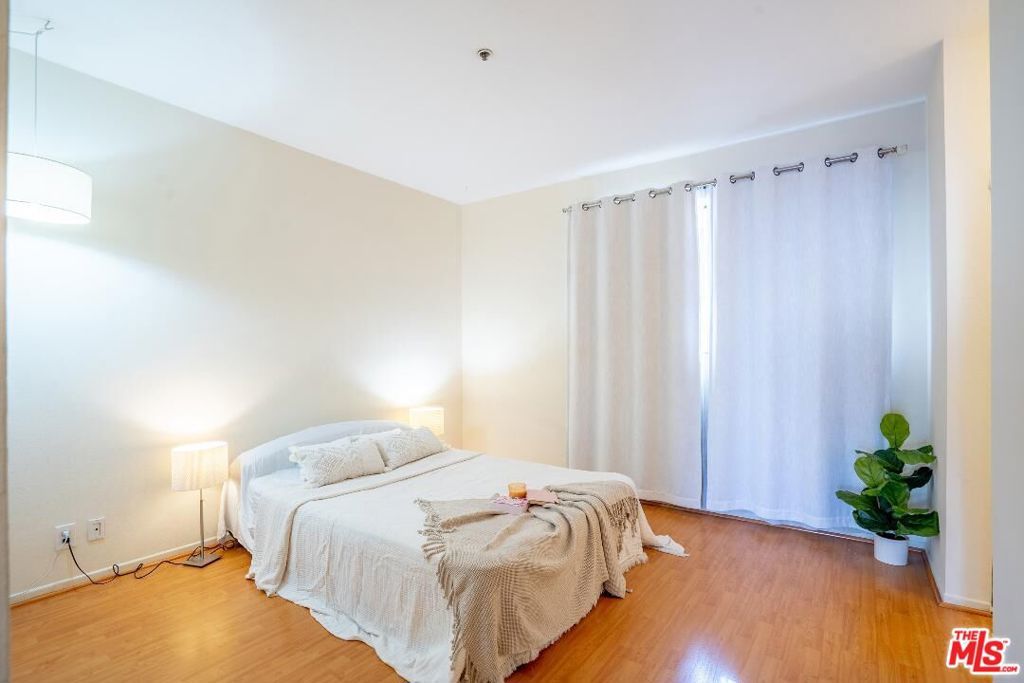 Photo of Listing #26636973