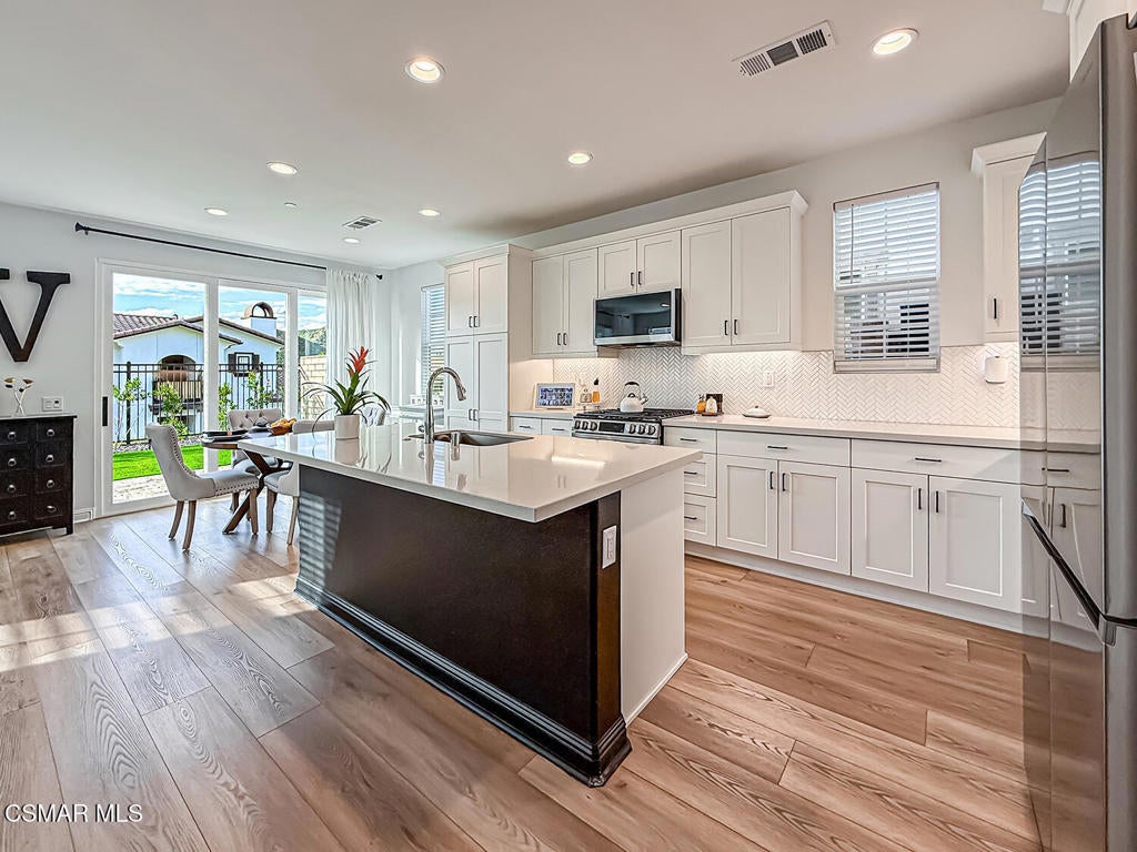 Photo of Listing #226000178