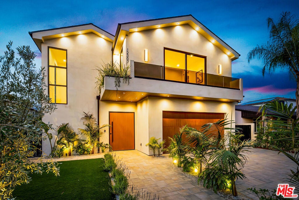 Photo of Listing #26637677