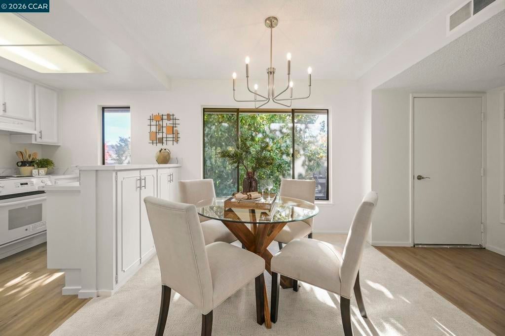 Photo of Listing #41120872