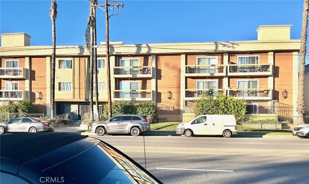 20327 Saticoy 304, Winnetka