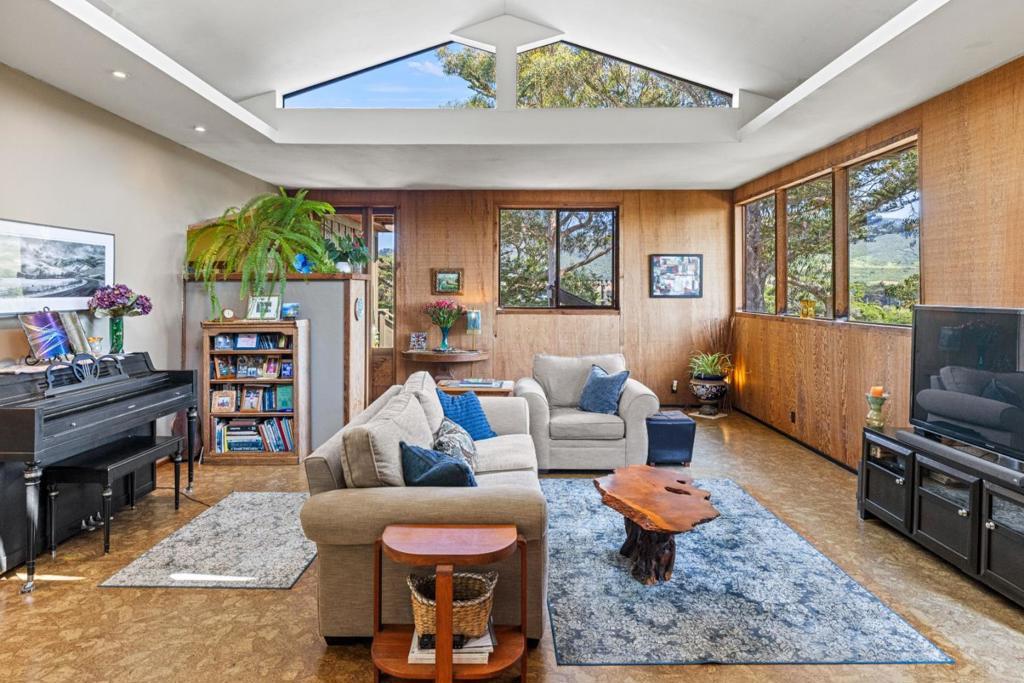 Photo of Listing #ML82031106