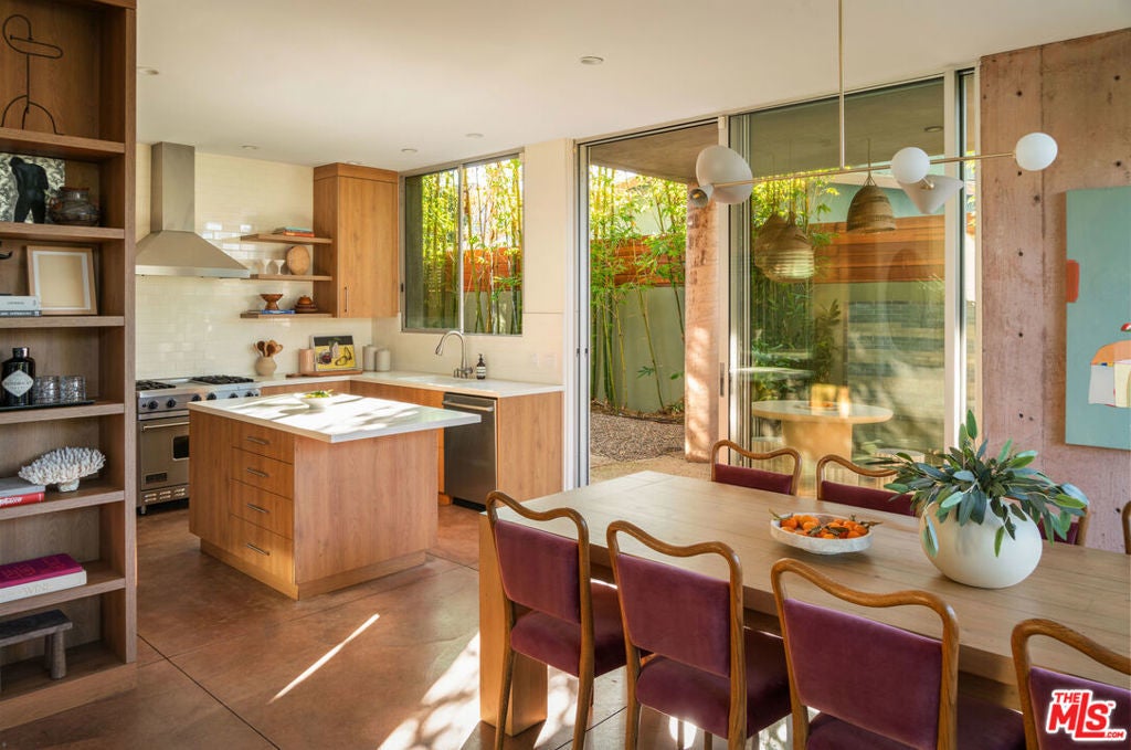 Photo of Listing #26635779