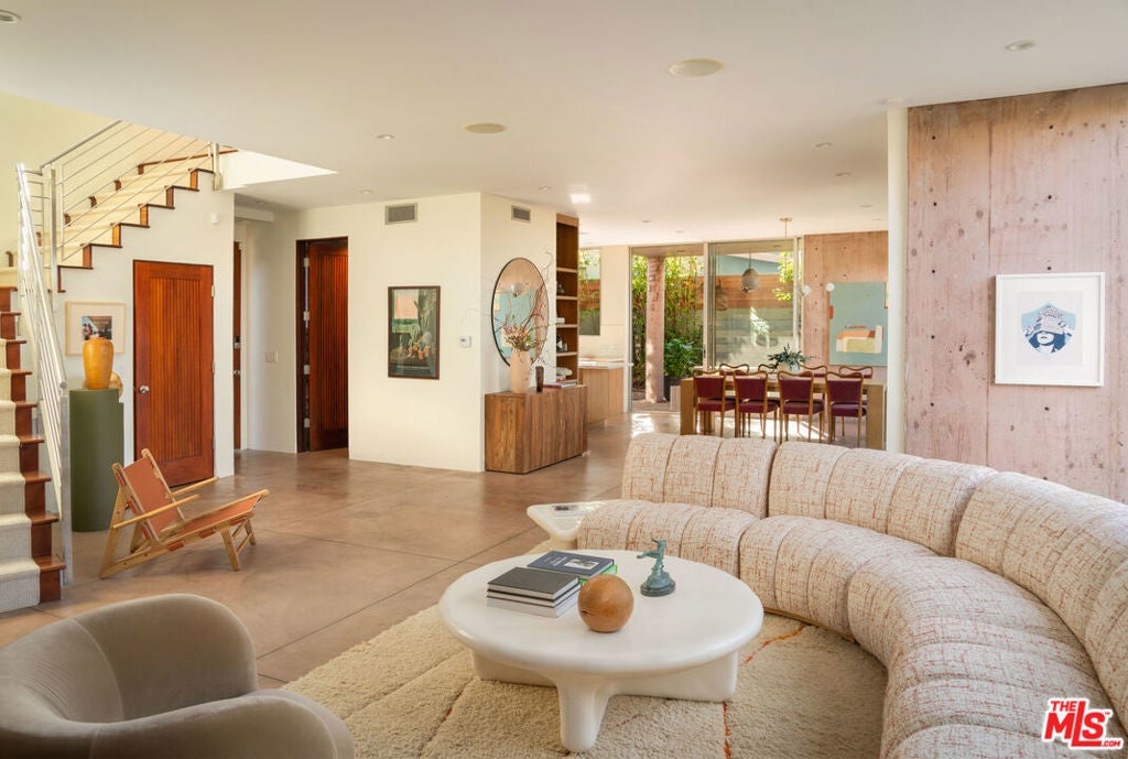 Photo of Listing #26635779