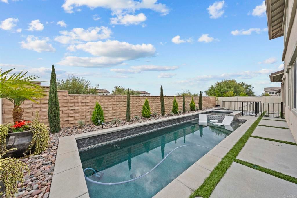 Photo of Listing #NDP2600408