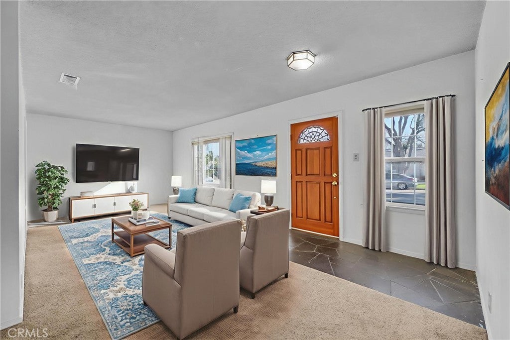 Photo of Listing #PW26009934