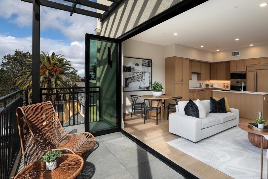 389 First Street 31, Los Altos