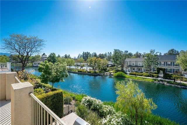 27052 Island Road, Valencia