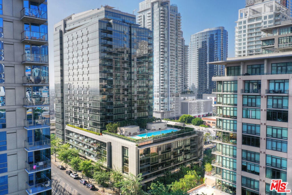 Photo of Listing #26636445