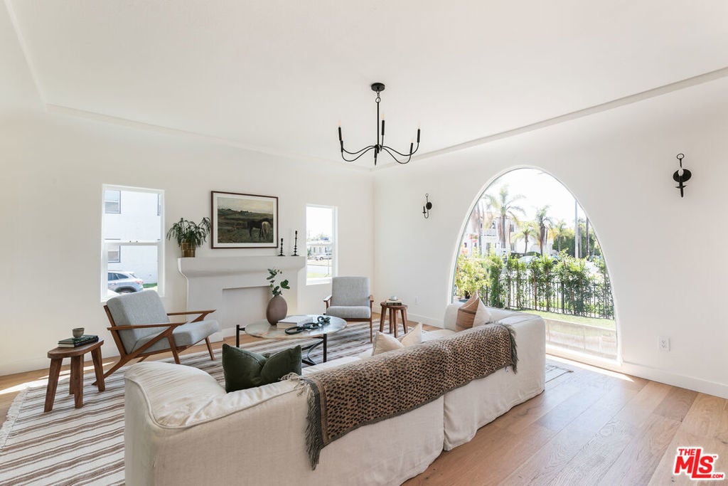 Photo of Listing #25631967