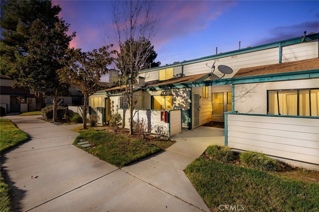 44526 15th Street 4, Lancaster