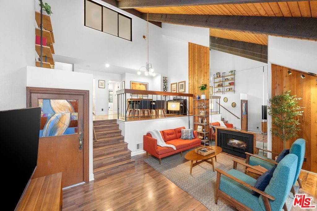 5121 Westpark Drive 105, Valley Village