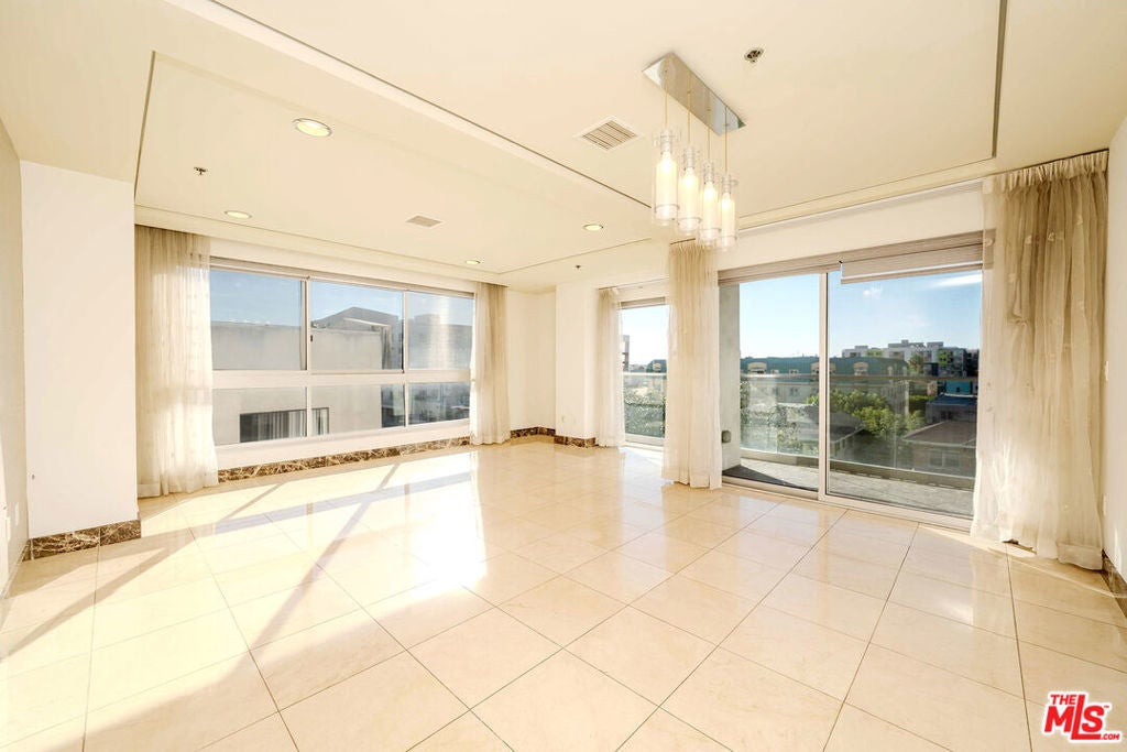 Photo of Listing #26638573