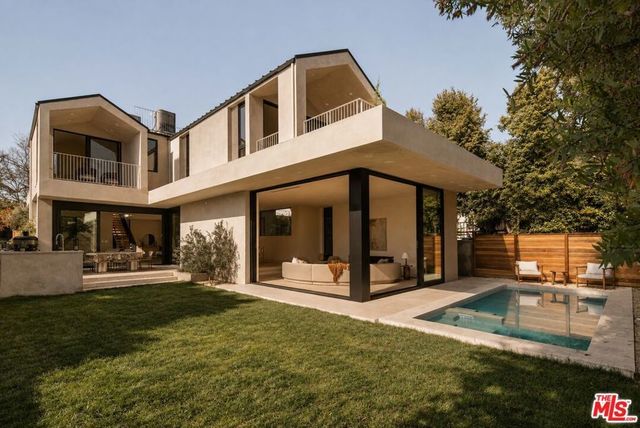 2048 Linnington Avenue, Los Angeles